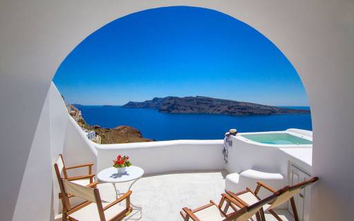 top 10 honeymoon suites in santorini