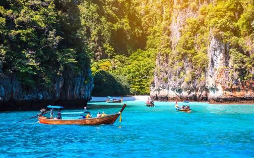 Tropical island getaways around Phuket