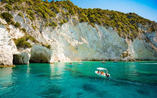 Plan your perfect Greek island-hopping adventure