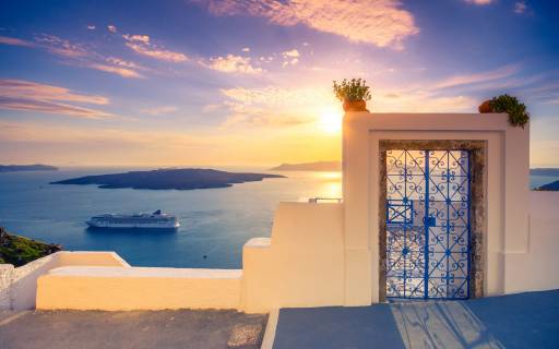what makes Santorini so special