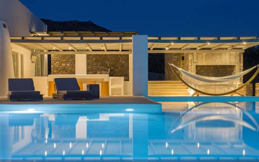 welcome inside 5 luxury villas in Mykonos