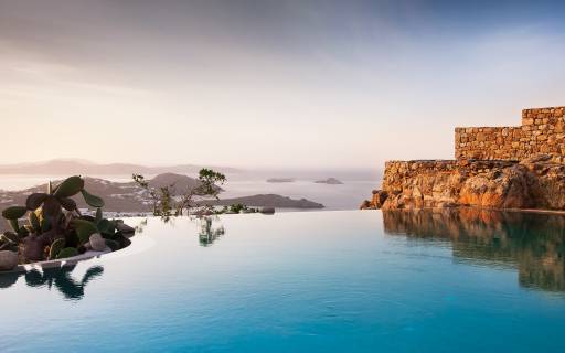 5 Villas, perfect for a group getaway in Mykonos!