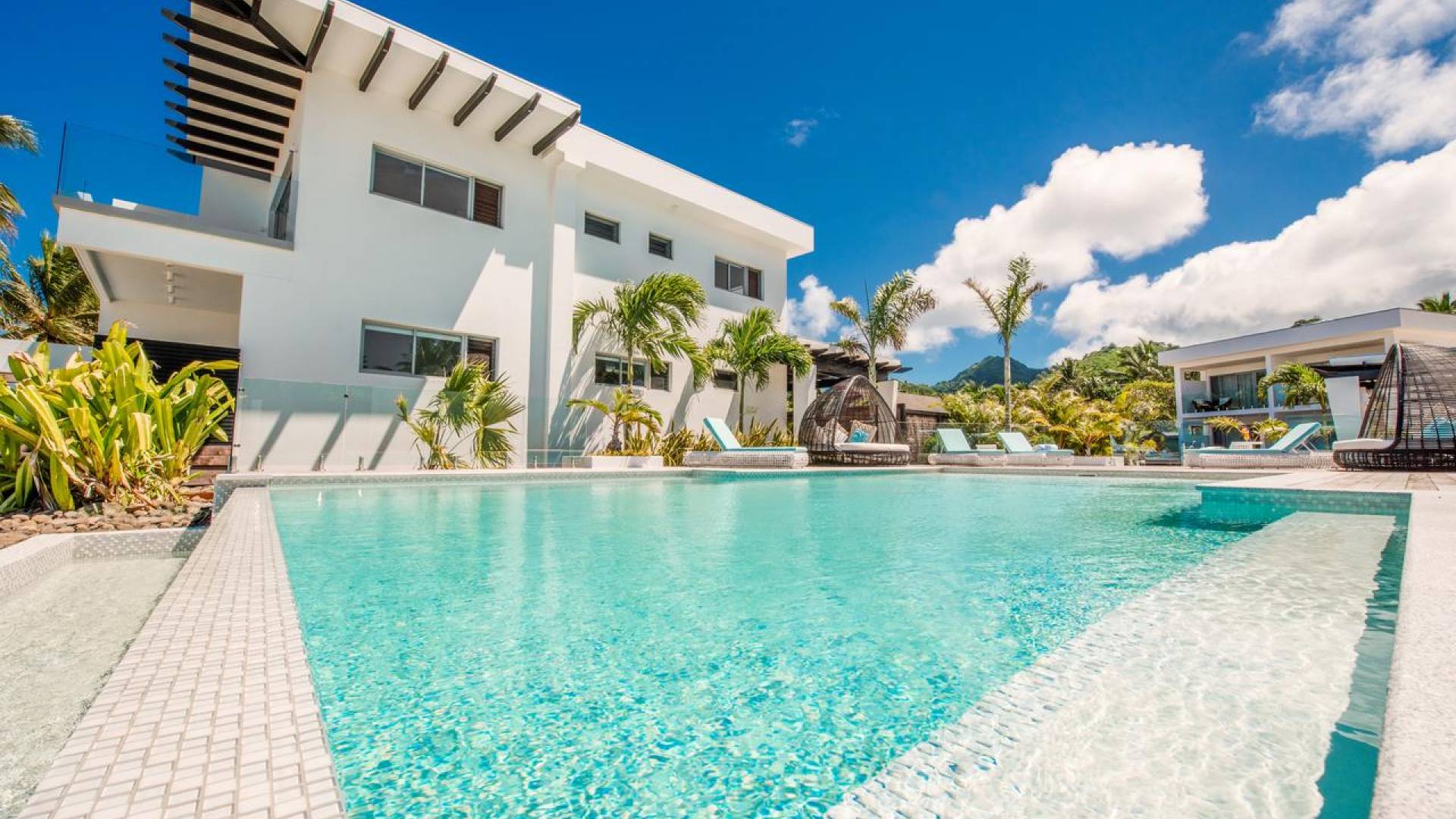 Beachfront Villas at Crystal Blue Lagoon Villas Rarotonga | By UniqueVillas