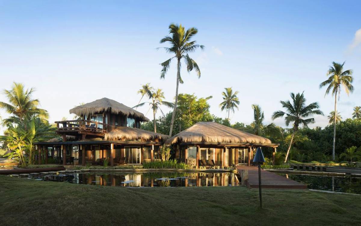 Королевская пляжная вилла Matai в Coconuts Beach Club Resort, Самоа
