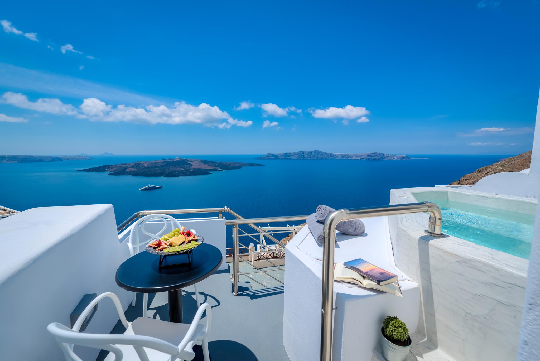 Superior Suites at Modernity Suites Santorini