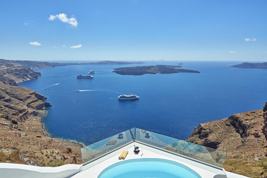 Infinity Pool Suite at Chromata Santorini