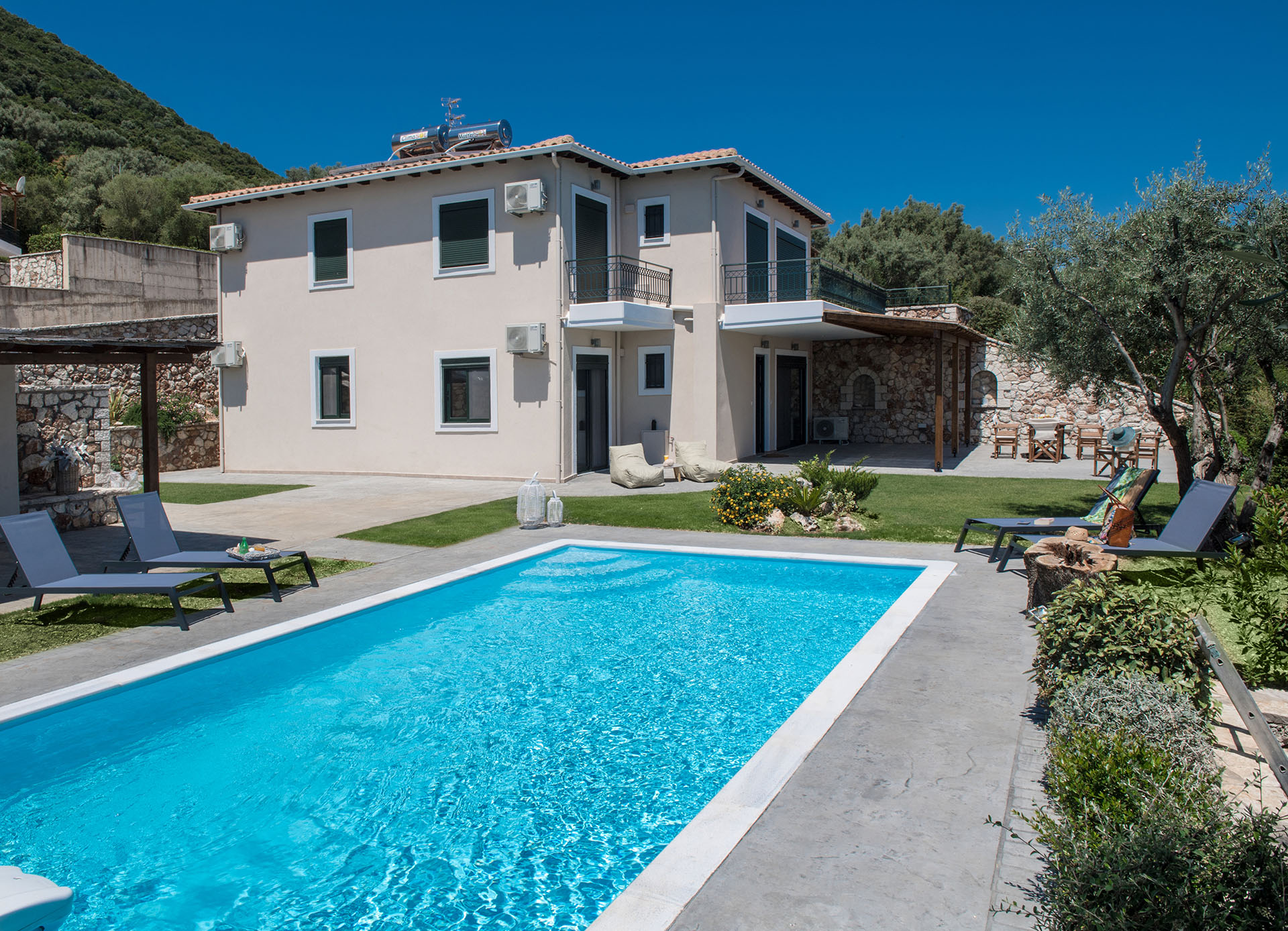 Maroon Pearl Villa Lefkada