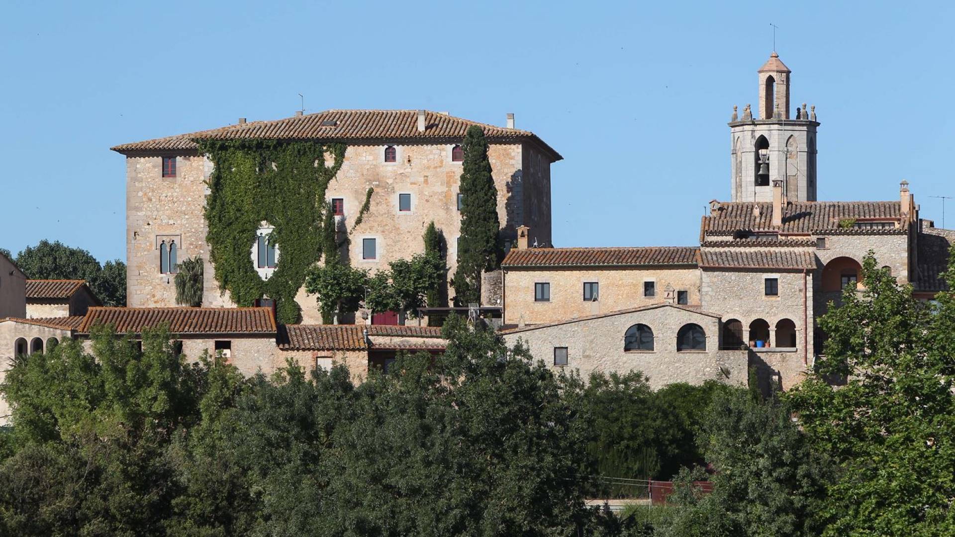 Castell Sant Mori | By UniqueVillas