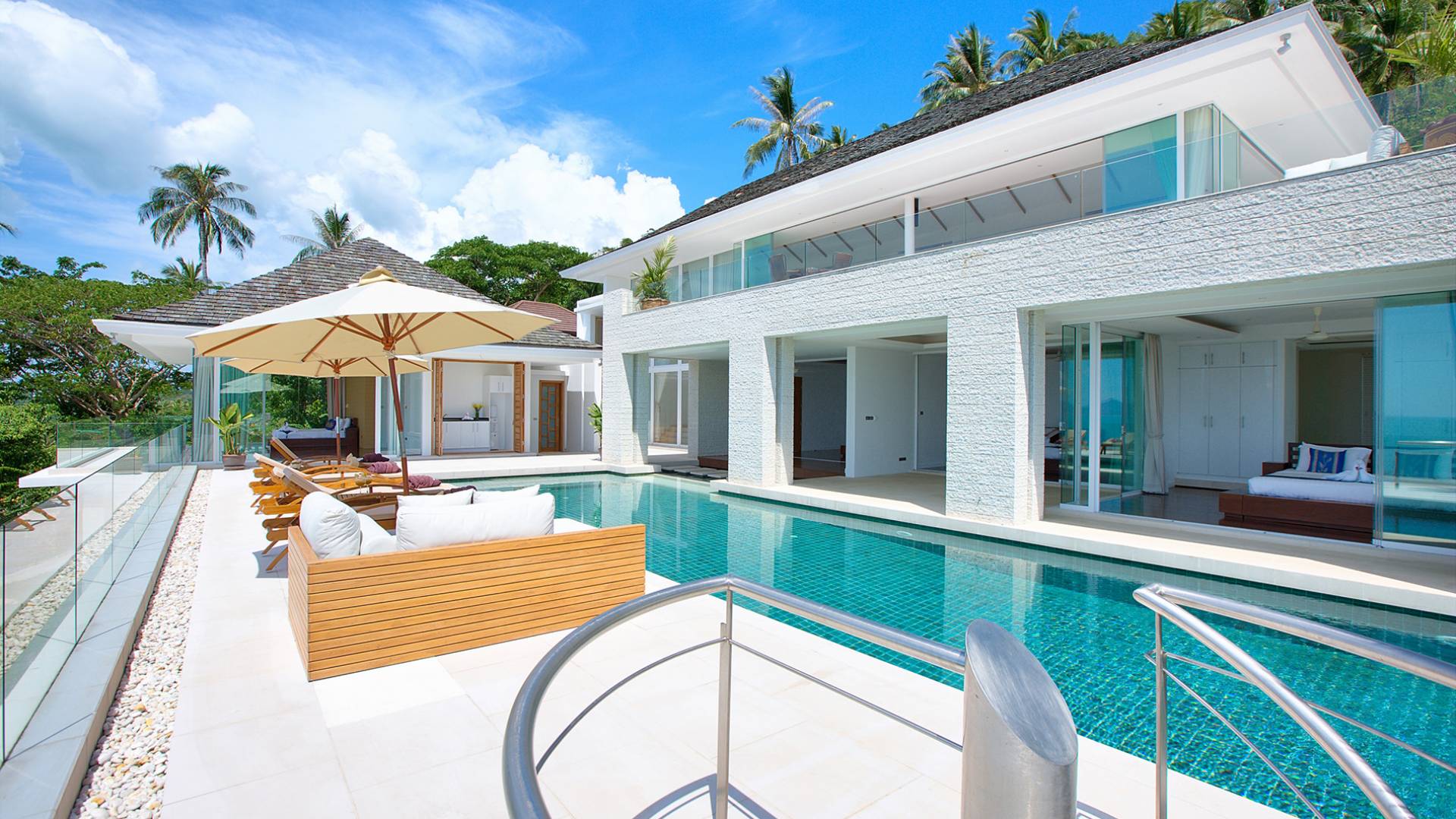 White villas. Вилла на Самуи. Остров Самуи вилла White Tiger Koh Samui. Вилла на Самуи с бассейном на берегу моря. Таиланд вилла с бассейном белая.