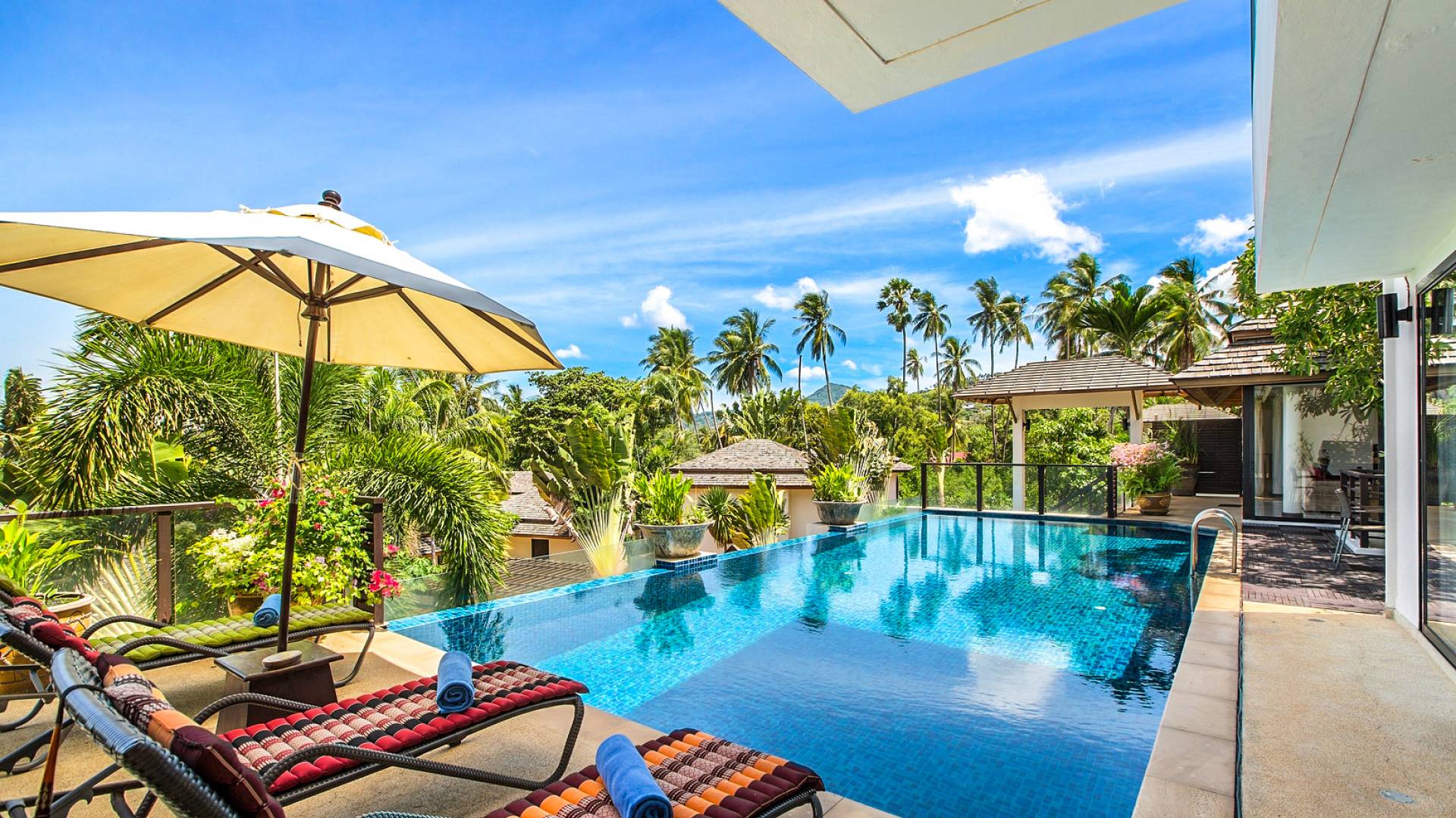 Samui residence. Кох Самуи бунгало. Baan Sawan Samui Resort. CHT резиденция в Самуи. Dhevatara Beach Hotel.