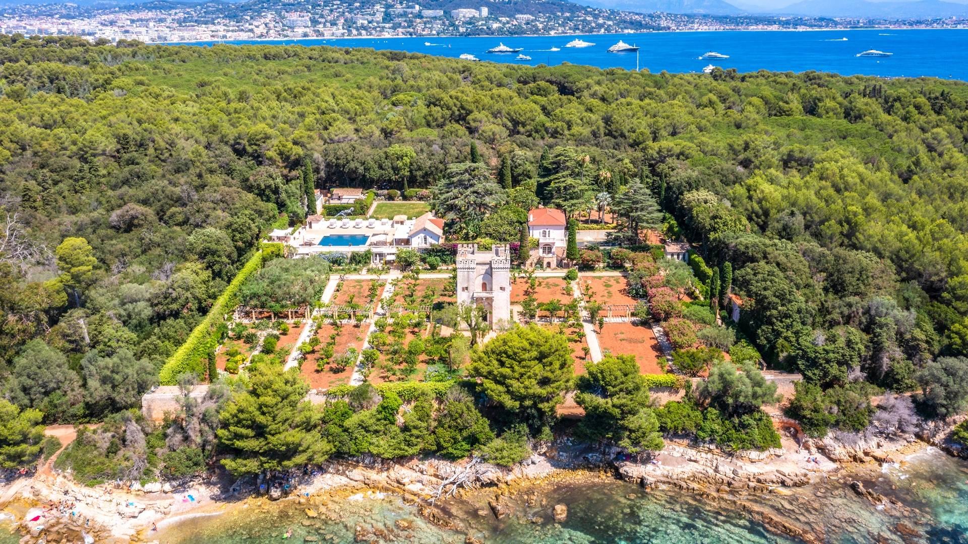 Villa Le Grand Jardin Cannes | By UniqueVillas