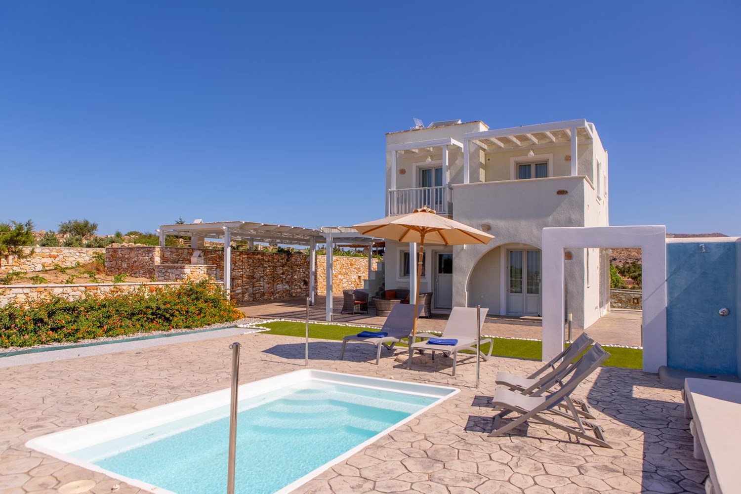 Yellow Villa at Sun and Moon Villas Naxos