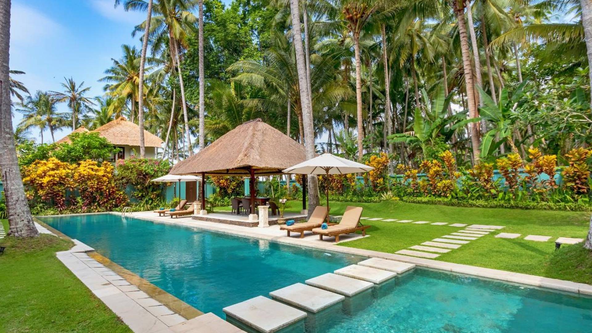 Кандидаса Бали. Бали бассейн. Sheraton Bali Kuta Resort 5*.